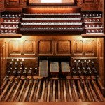 La console de l'orgue Alain Cliquer pour agrandir